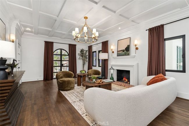 TOP FLOOR LIVING ROOM | Image 28