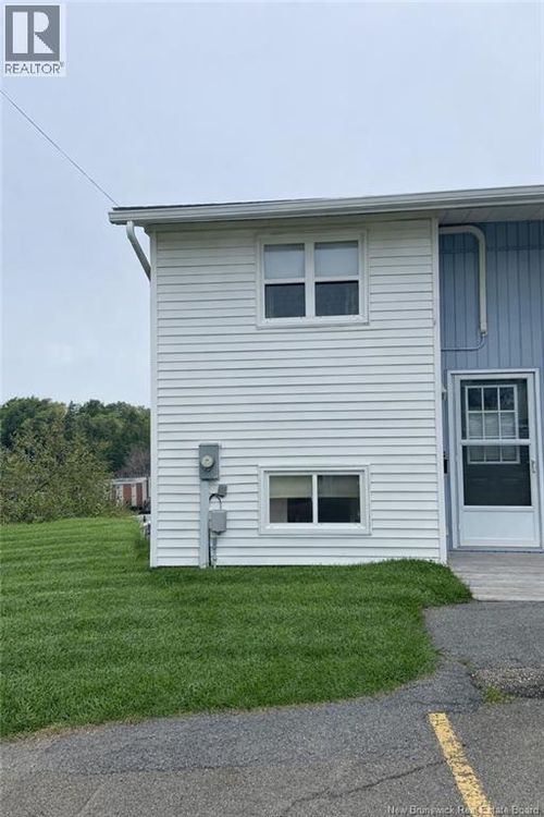 7 Woodside Pk, Saint John, NB, E2J3T8 | Card Image