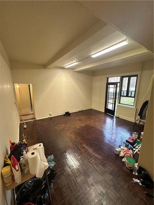 apt-tg-89 Metropolitan Oval, Bronx, NY, 10462-6420 | Card Image
