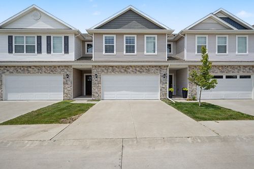 1013 Maywood Ln, Waukee, IA, 50263-9231 | Card Image