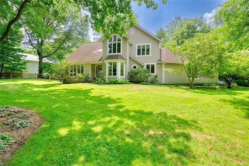 46 Green Valley Rd, Pittsford, NY, 14534-2411 | Card Image