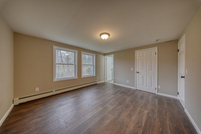 Main bedroom with en-suite bath | Image 15