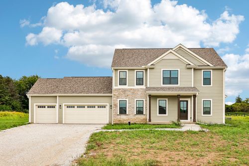 W275N8210 Harvest Ct, Pewaukee, WI, 53072 | Card Image