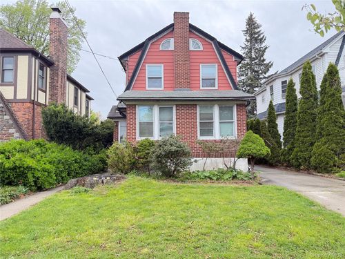 27-30 165th St, Flushing, NY, 11358-1046 | Card Image