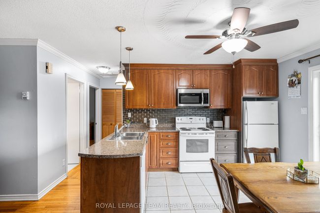 3960 Drouin Rd, House other with 3 bedrooms, 2 bathrooms and 6 parking in Hammond ON | Image 8