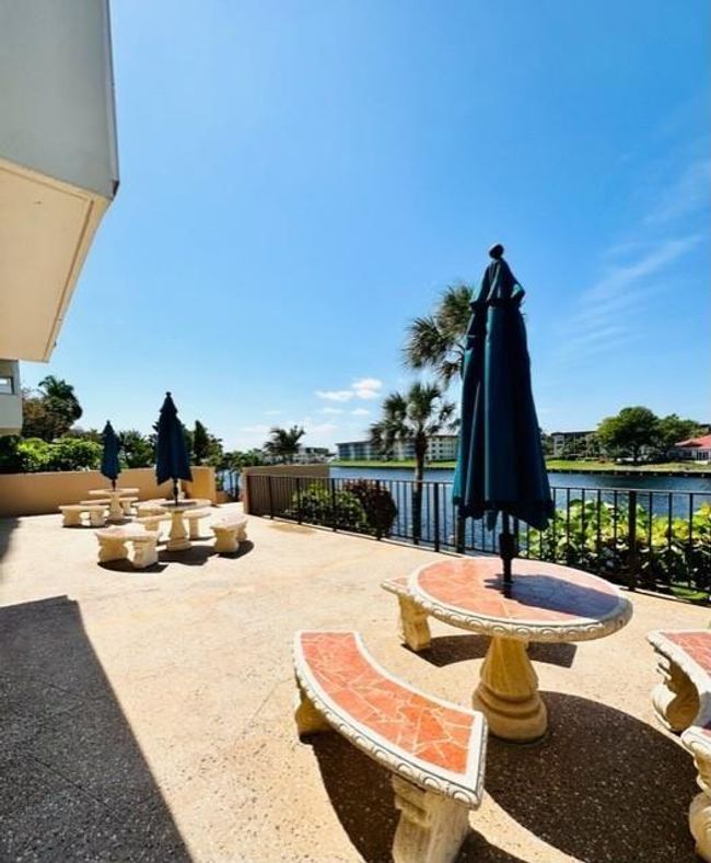 APT-212 - 1150 Hillsboro Mile, Condo with 2 bedrooms, 2 bathrooms and null parking in Hillsboro Beach FL | Image 40