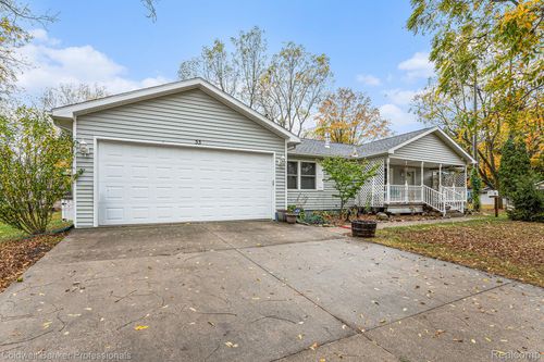 33 Union St, Lapeer, MI, 48446-1510 | Card Image