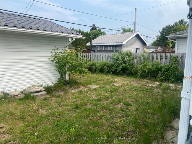 84 Gladstone Ave, House other with 4 bedrooms, 2 bathrooms and 5 parking in North Bay ON | Image 5