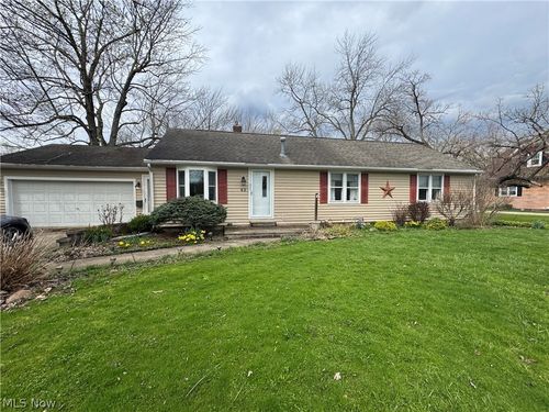 43 N Poplar Street, Jefferson, OH, 44047 | Card Image