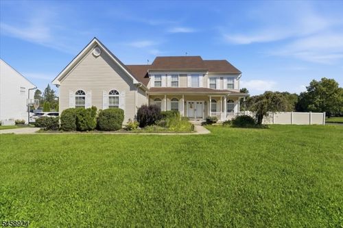 42 Margaret Dr, Somerset, NJ, 08873-2792 | Card Image