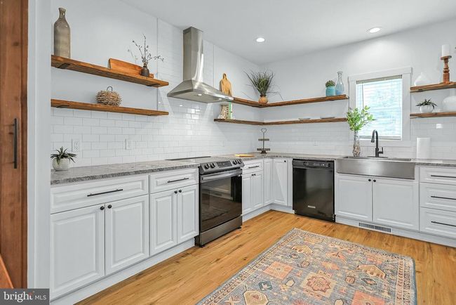 47 Washington St, House other with 4 bedrooms, 2 bathrooms and null parking in Middleport PA | Image 9