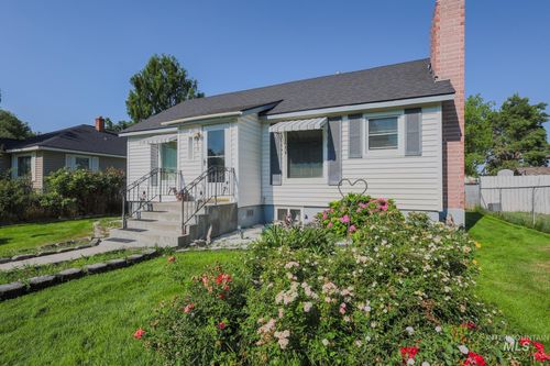 219 S Locust St, Nampa, ID, 83686-5003 | Card Image