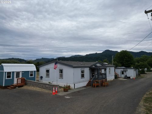 826 W Dean Ave, Sutherlin, OR, 97479-9064 | Card Image