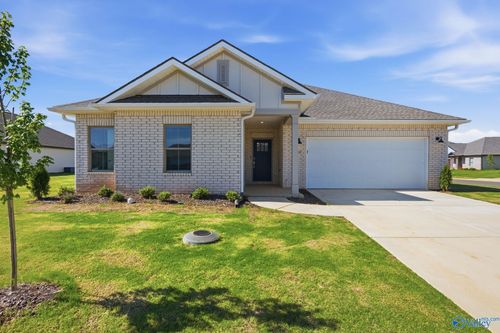 100 Chain Bridge Cir, Harvest, AL, 35749-4006 | Card Image