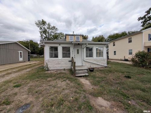 1407 Martha St, Pekin, IL, 61554-5033 | Card Image