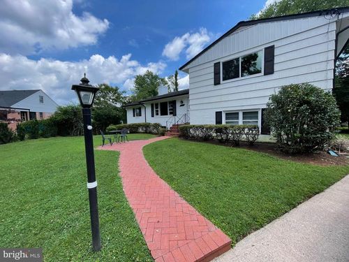 1723 Merryhill Pl, MCLEAN, VA, 22101-5137 | Card Image
