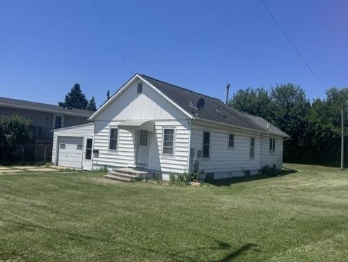 201 Commercial St, La Porte City, IA, 50651-1211 | Card Image