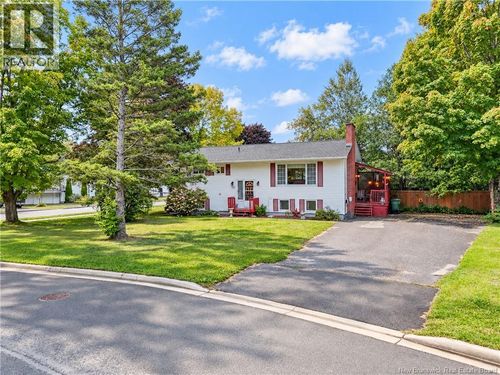 169 Burpee St, House with 5 bedrooms, 2 bathrooms and null parking in Fredericton NB | Card Image