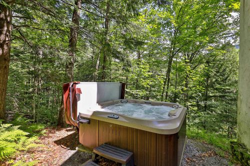 323 Crimson Hawk Rd, Plymouth, VT, 05056 | Card Image