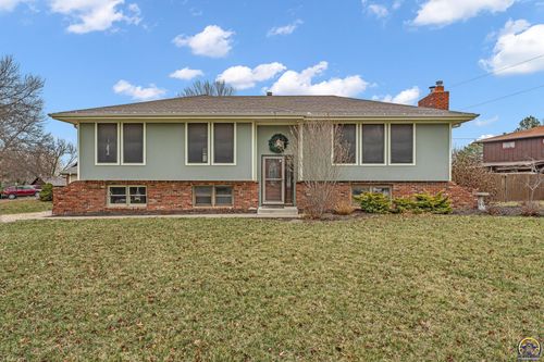 2912 Se Burton St, Topeka, KS, 66605-2134 | Card Image