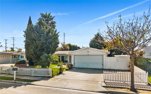 911 Darrell St, Costa Mesa, CA, 92627-3315 | Card Image