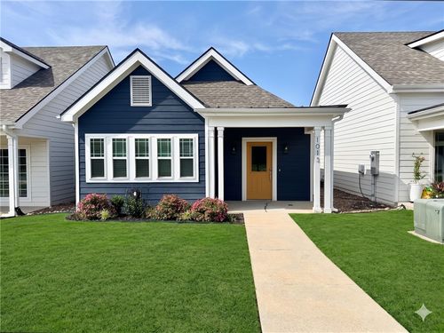 1013 Ne Heights Ln, Bentonville, AR, 72712-3113 | Card Image
