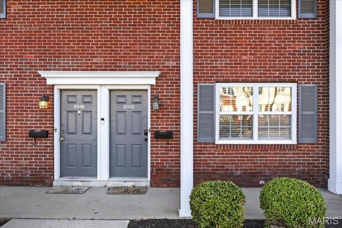 8912 N Swan Cir, Saint Louis, MO, 63144-1141 | Card Image