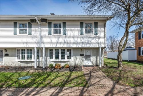 unit-9-15 Meadowlawn Dr, Mentor, OH, 44060-6246 | Card Image