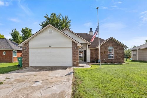 397 Thompson St, Centerton, AR, 72719-9674 | Card Image