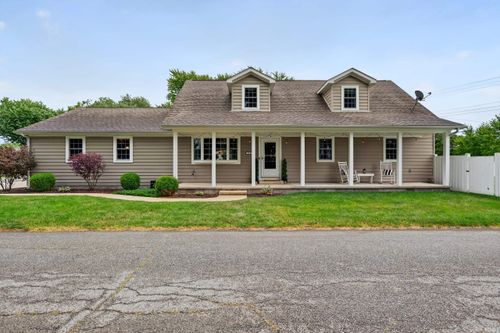 119 W Adams St, Swayzee, IN, 46986-9517 | Card Image