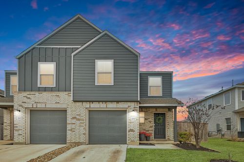 200 George Neggan Ln, Bastrop, TX, 78602-2081 | Card Image