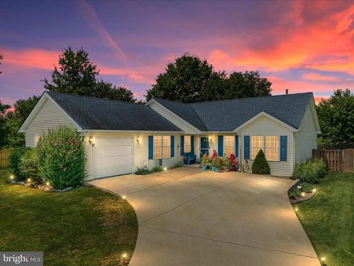 112 Hammer Ct, STEPHENS CITY, VA, 22655-4012 | Card Image