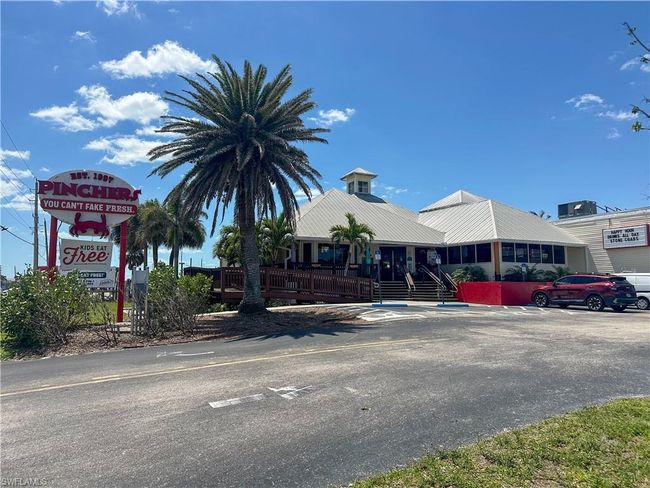 Restaurant outside front gate | Image 19