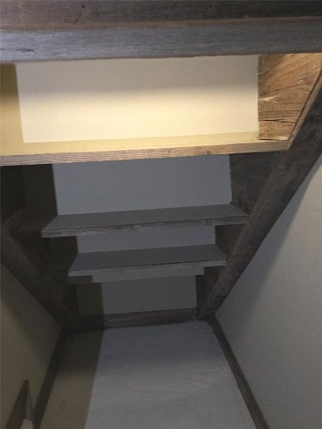 Are these additional shelves in the "cellar" so smart? | Image 27