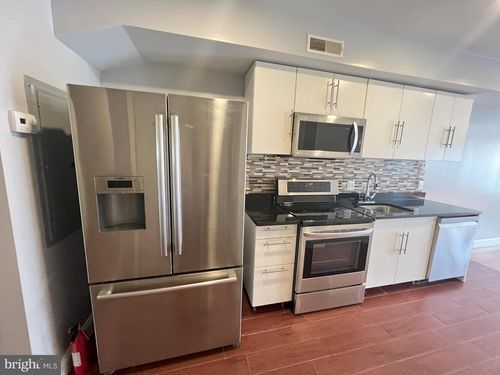 617 N 11th St, PHILADELPHIA, PA, 19123-3572 | Card Image