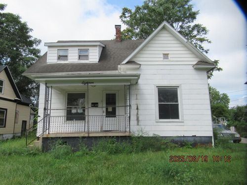 18 Cronkhite Ave, Danville, IL, 61832-5011 | Card Image