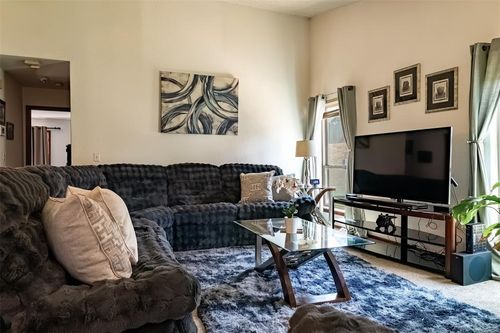 4704 Hemlock Ln, Oklahoma City, OK, 73162-1942 | Card Image