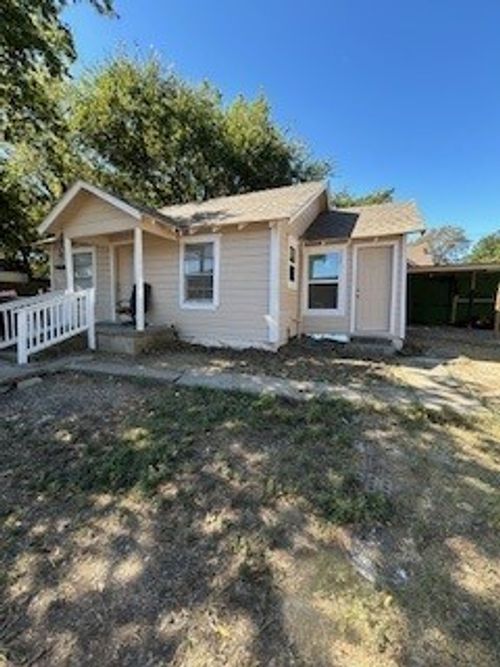 901 Sherman St, Mckinney, TX, 75069-2654 | Card Image