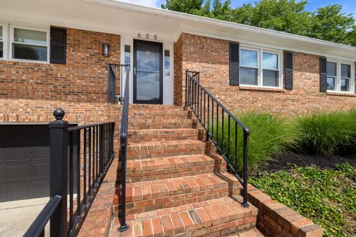 607 Camino Dr, Lexington, KY, 40502-2735 | Card Image