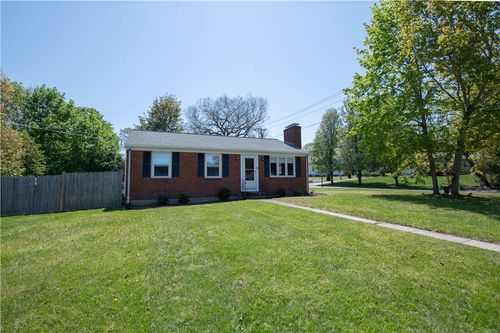 1 Knollwood Dr, Cumberland, RI, 02864-3207 | Card Image