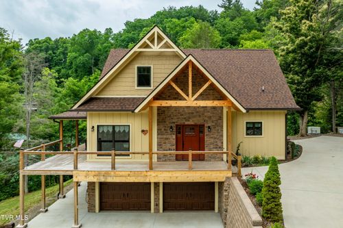 175 Lakeside Dr, Butler, TN, 37640-5015 | Card Image