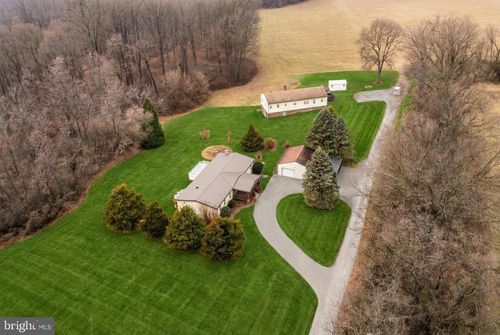 205 Butter Rd, YORK, PA, 17404-9691 | Card Image