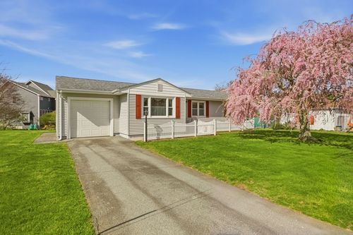 58 Redwood Rd, Portsmouth, RI, 02871-1014 | Card Image