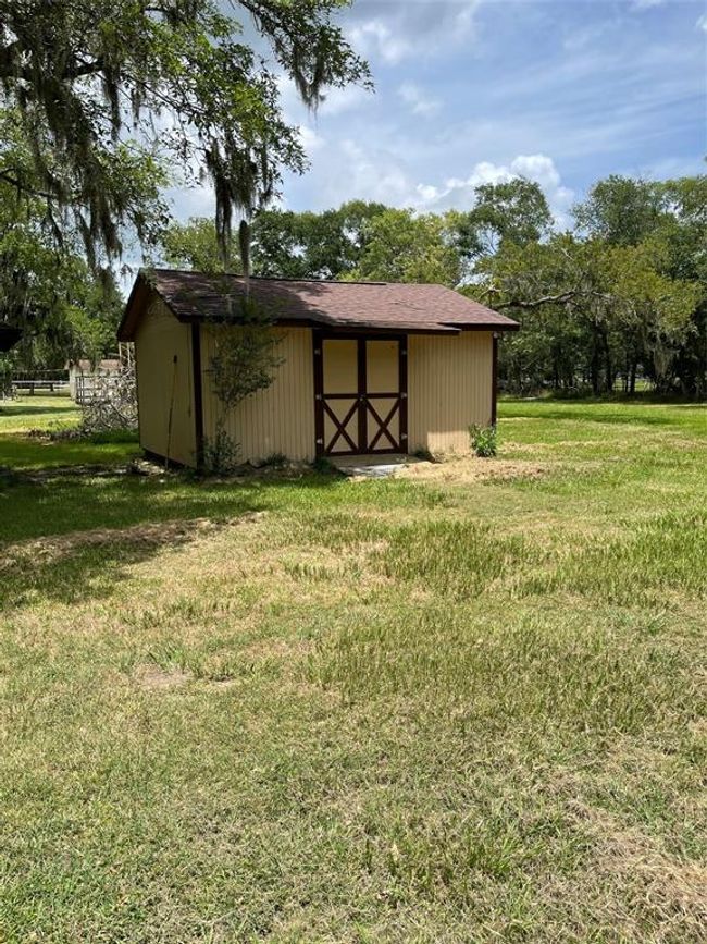 1055 County Road 452, House other with 4 bedrooms, 2 bathrooms and null parking in Sweeny TX | Image 17