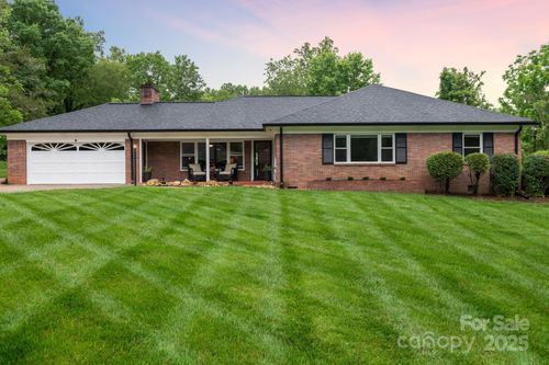 306 Tremont Park Cir Se, Lenoir, NC, 28645-4631 | Card Image