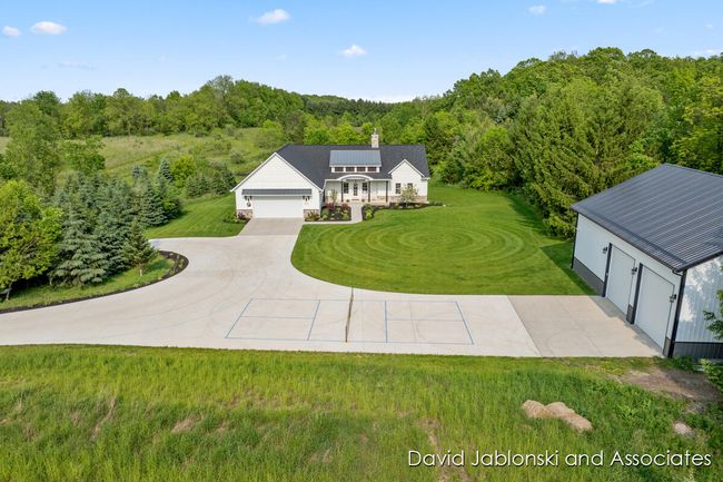 9410 Sanborn Ave Se, House other with 3 bedrooms, 3 bathrooms and null parking in Alto MI | Image 5