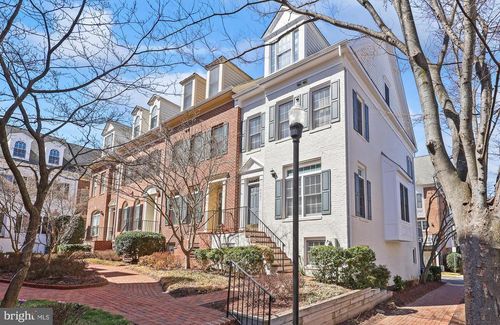 8861 Ashgrove House Ln, VIENNA, VA, 22182-5503 | Card Image