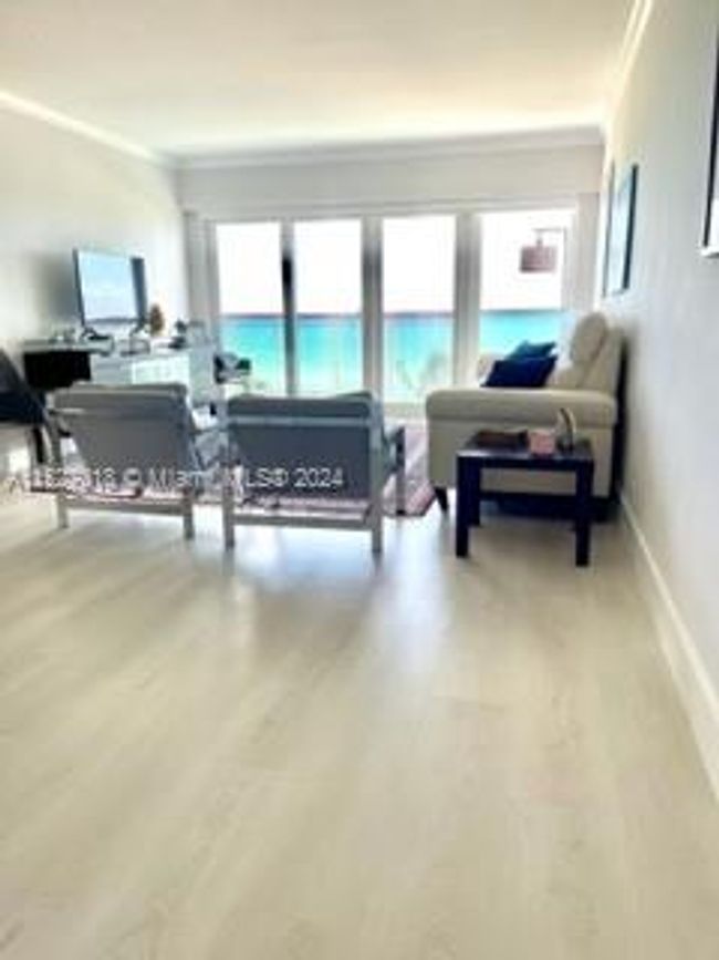 APT-509 - 6767 Collins Ave, Condo with 2 bedrooms, 2 bathrooms and null parking in Miami Beach FL | Image 23