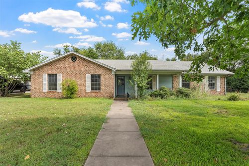 106 Woody Ray Dr, Elm Mott, TX, 76640-3576 | Card Image