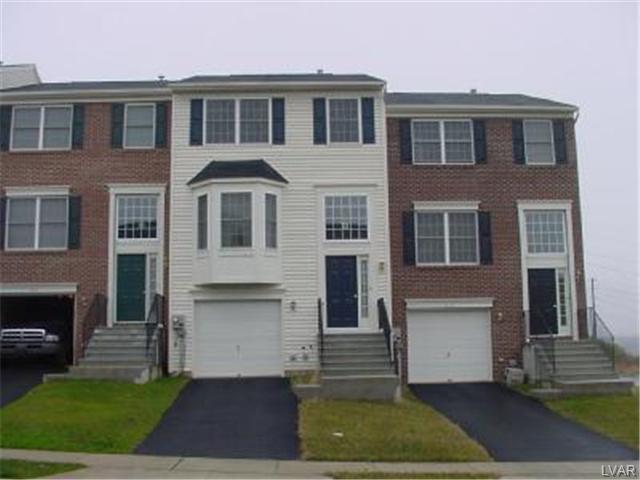 Oak St, Freemansburg, PA 18017